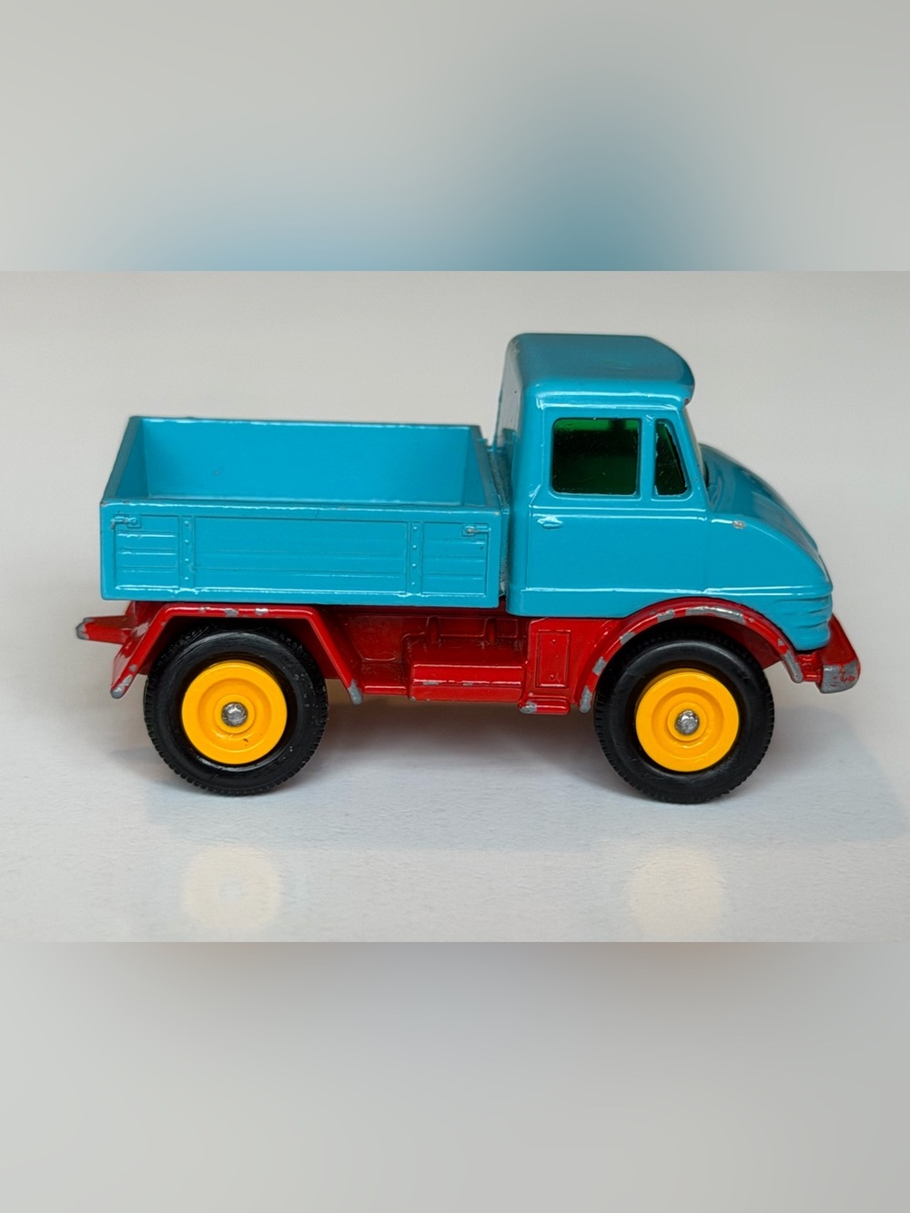 Vintage Matchbox Lesney No. 49 Mercedes Unimog Truck Made in England Blue Red - Picture 6 of 10